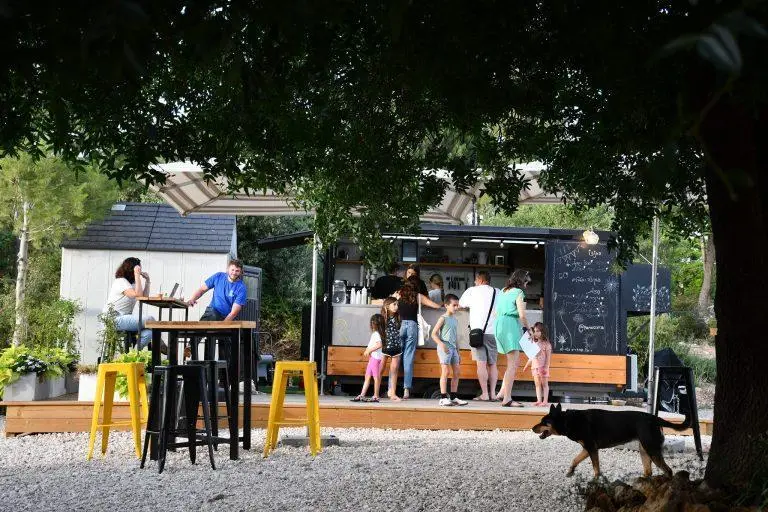 פָּאנוֹצוֹ | עגלת קפה ופיצה בטאבון | שילת