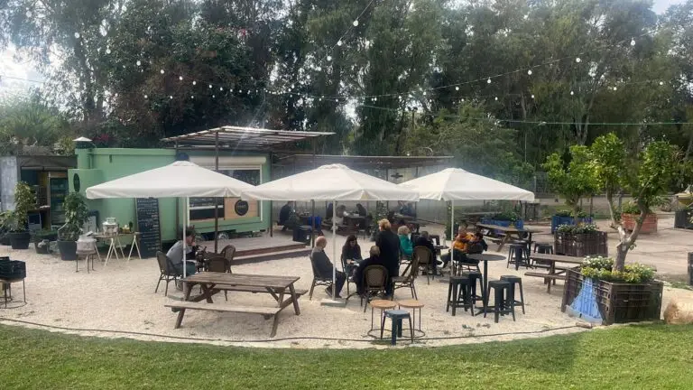 האסם - עגלת קפה בקיבוץ אפק ליד הקריות