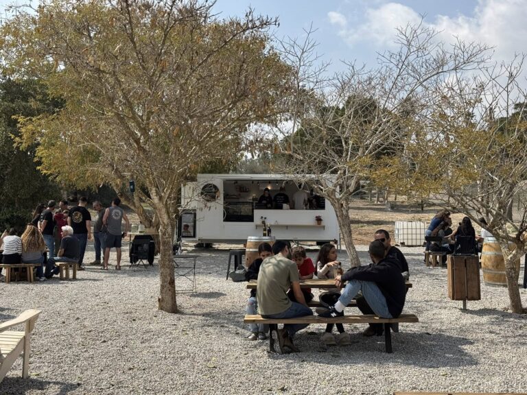 פלחה בקיבוץ להב